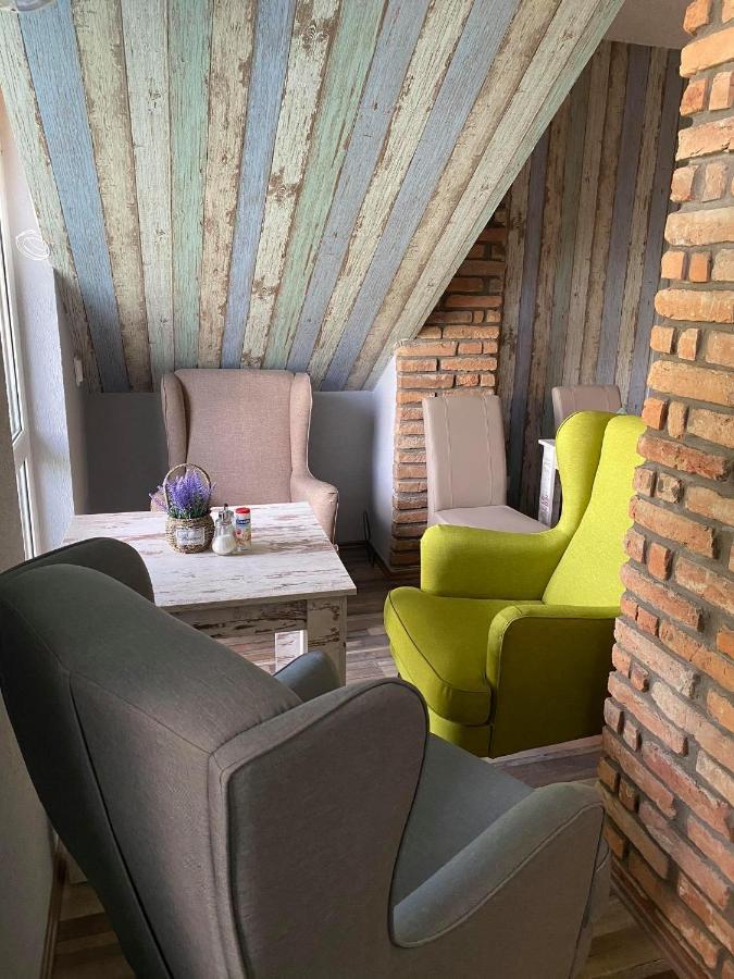 Naphaz Panzio Bed & Breakfast Tiszafured Exterior photo