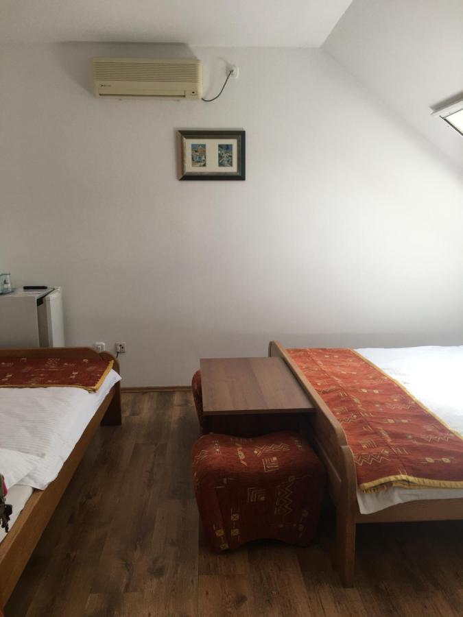 Naphaz Panzio Bed & Breakfast Tiszafured Exterior photo