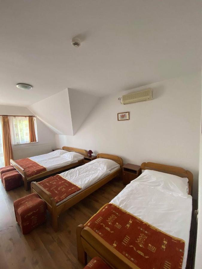 Naphaz Panzio Bed & Breakfast Tiszafured Exterior photo